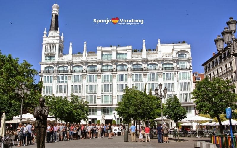 Designmeubels uit iconisch hotel in Madrid voor een prikkie te koop