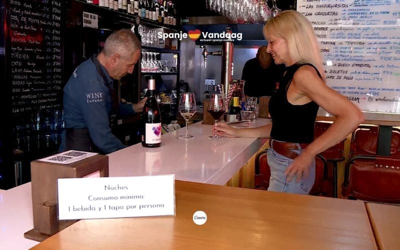 Mag een bar in Spanje een verplichte consumptie opleggen?