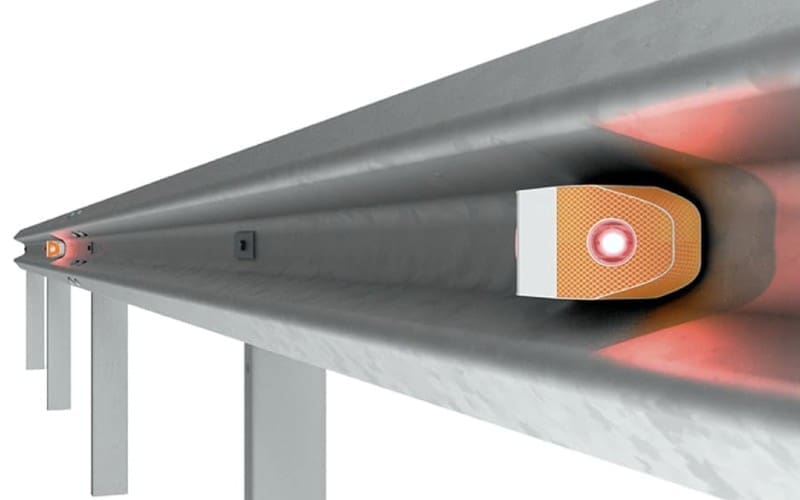 Slim Spaans verlichtingssysteem met AI waarschuwt voor gevaren op de weg