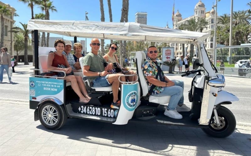 Gemeente Alicante wil regels invoeren voor de populaire tuk-tuk’s in de stad