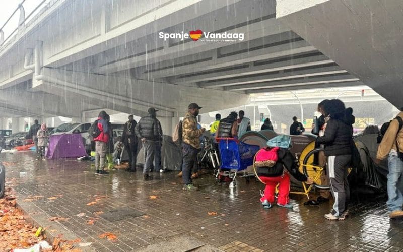Buurtprotest in voorstad Barcelona loopt uit de hand na ontruiming migrantenpand