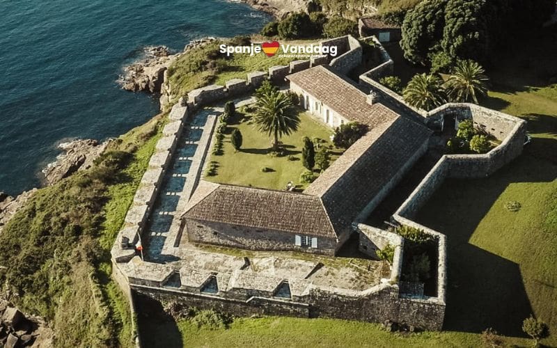 Historisch kasteel aan de kust van Galicië te  koop voor 4 miljoen euro