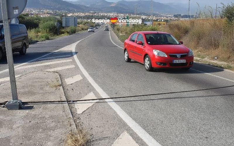 Wat zijn die zwarte kabels op de wegen in Spanje?