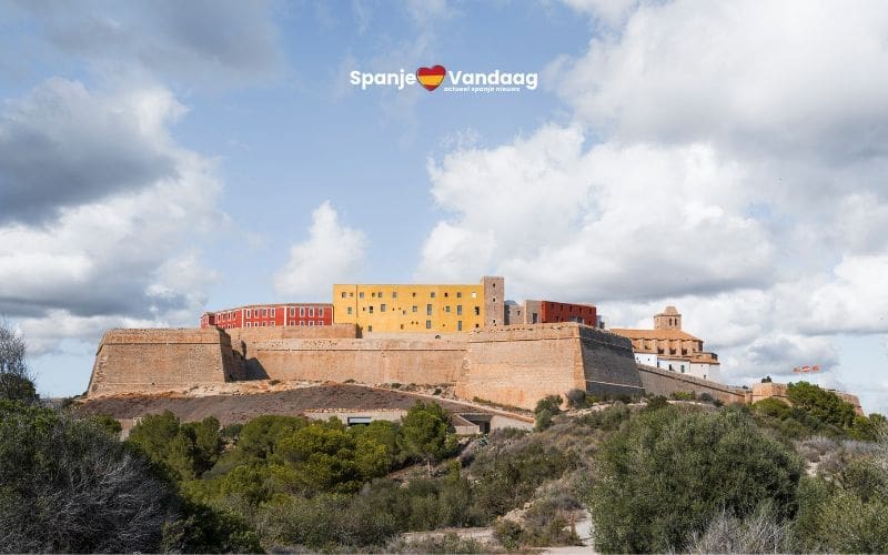 Parador-hotel op Ibiza blijft hoofdpijndossier na jaren vertraging en miljoenenkosten