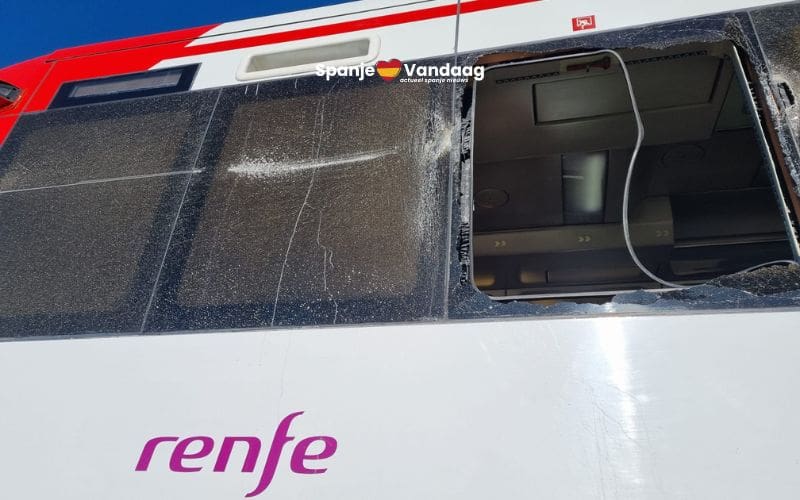 Minstens zes lichtgewonden bij botsing tussen trein en hijskraan in Murcia