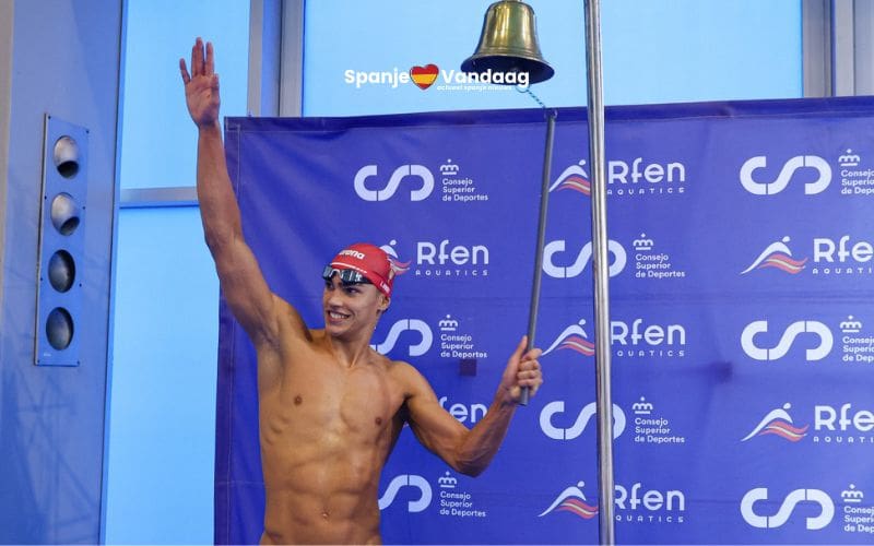 18-jarige Spaans/Nederlandse Luca Hoek kroont zich tot sprintkoning van het Spaanse zwemmen