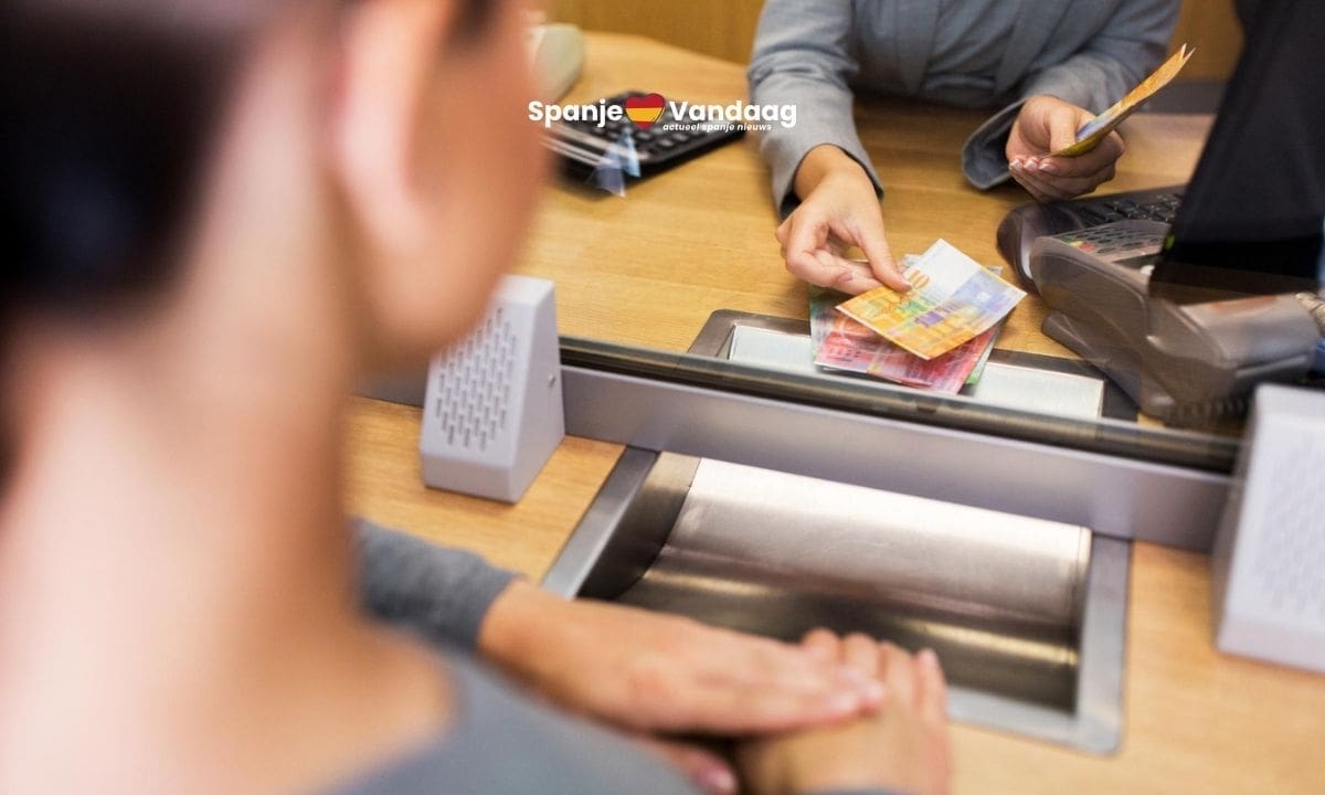 Bankkantoren verdwijnen massaal uit Spanje en dat merk je steeds vaker op straat