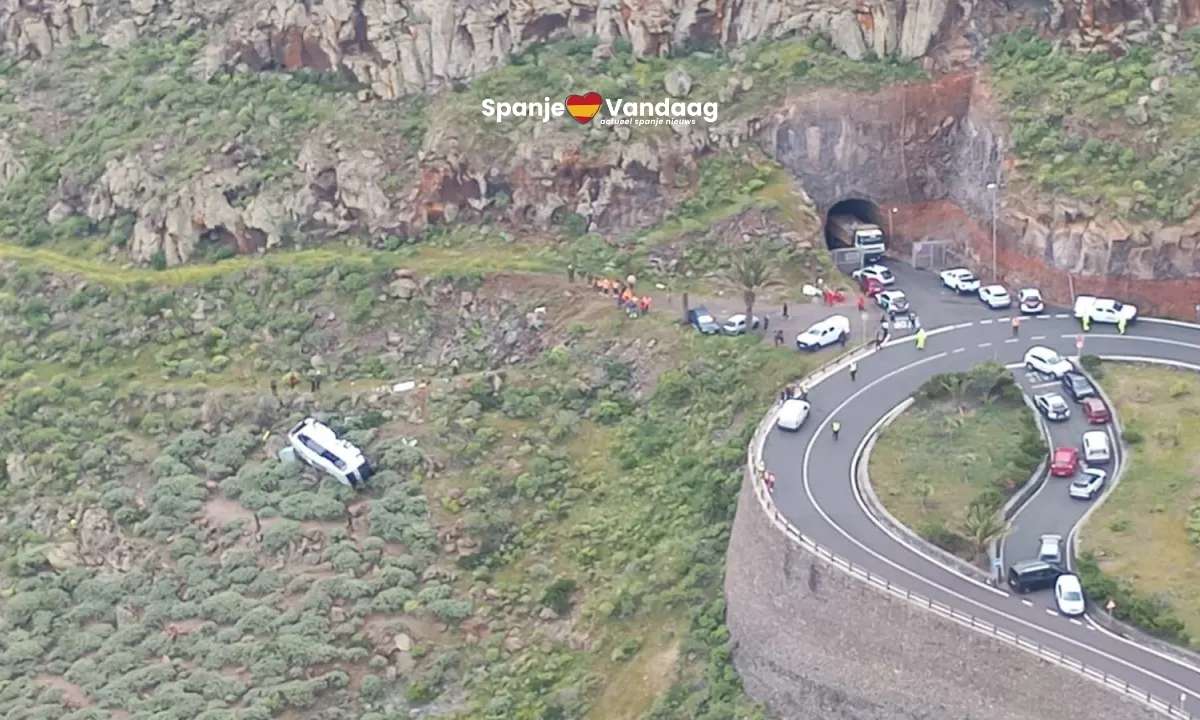Een dode en meerdere gewonden bij busongeluk met buitenlandse toeristen op La Gomera